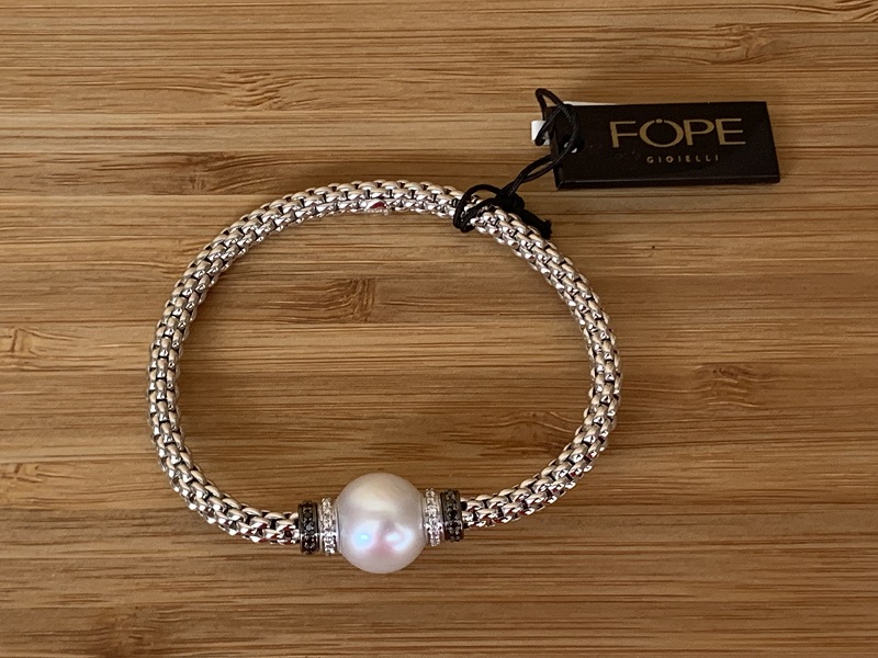 FOPE bracelet extensible Flex'It Solo en or 18 cts, avec perle blanche, diamants blancs et noirs 642B BTHM