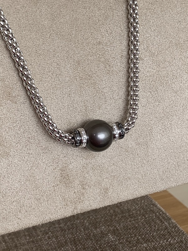 FOPE collier Solo en or 1 8cts avec perle grise, diamants blancs et noirs 642C BTHN